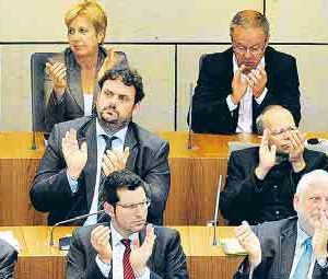 Guido van den Brerg im Plenum des Landtages (2. Reihe, 3. von links)