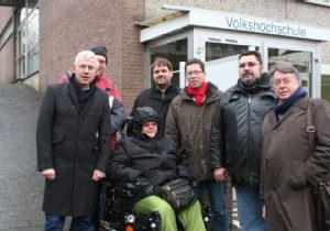 Stadtsparziergang mit dem Landesbeuftragten Norbert Killewald zur Barrierefreiheit in Bergheim