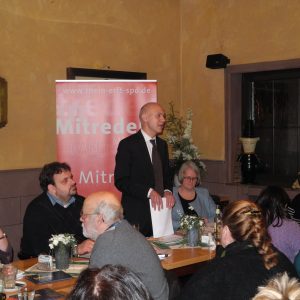 Guido van den Berg und Bernd Neuendorf mit Tagesmüttern in Bergheim