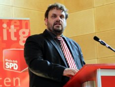Guido van den Berg MdL auf dem SPD-Kreisparteitag 2014 in Bedburg-Kaster