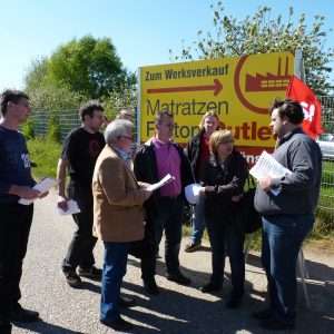 Informationen vor der Matratzenfabrik Bettina Elsdorf
