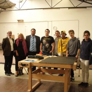 Brigitte Dmch-Schweren MdL und Guido van den Berg MdL besuchen die Jugendwerkstatt des ASH Sprunbrett e.V. in Bergheim