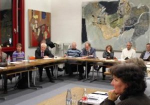 Parteiübergreifend diskutierten Politiker und Fachleute im Kreishaus über die Flüchtlingspolitik der Städte im Kreisgebiet.