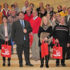 Besuchergruppe aus Königshoven besucht auf Initiative von Wilma Brings den Düsseldorfer Landtag