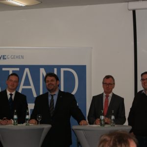 Gregor Golland MdL (CDU), Guido van den Berg MdL (SPD), RWE Power-Vorstandsvorsitzender Matthias Hartung und der IGBCE-Jugendvorstand Christoph Vormstein und