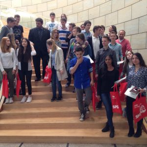 Besuch aus dem Erftgymnasium in Bergheim im Landtag