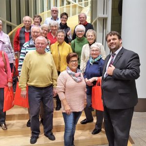Unter Leitung Beate Wallraffs besuchte die AWO Stommeln ihren Abgeordneten Guido van den Berg in Düsseldorf.