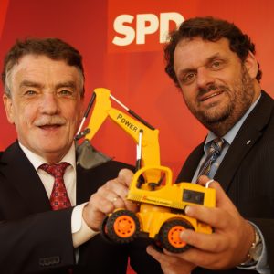 Bauminister Groschek und Guido van den Berg