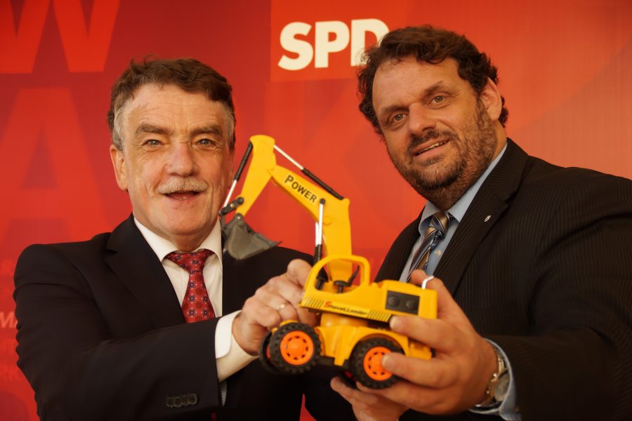 Bauminister Groschek und Guido van den Berg