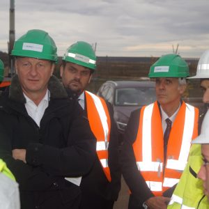 Innenminister Ralf Jäger und Guido van den Berg mit Vertretern des Justizministeriums im Hambacher Forst