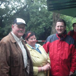 Bei den FC-Freunden in Kirdorf 2006: Helmut und Marie-Luise Breuer und Matthias Rosemann