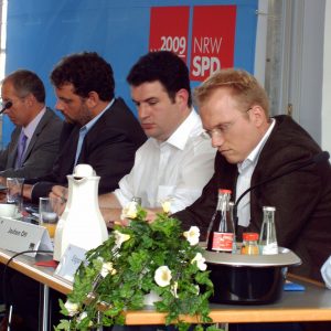 Nachdenkliche Gesichter: Prof. Karl-Rudolf Korte, Guido van den Berg, Hubertus Heil MdB und Jochen Ott