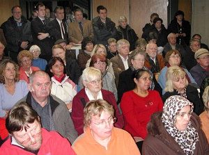 Viele Mieter der Erftland waren zu der SPD-Veranstaltung ins Medio gekommen