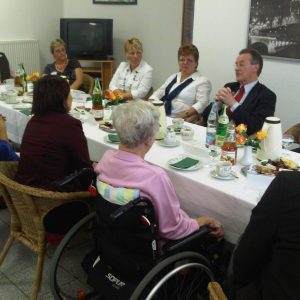 Franz Müntefering in Wesseling beim CBT-Wohnhaus St. Lucia