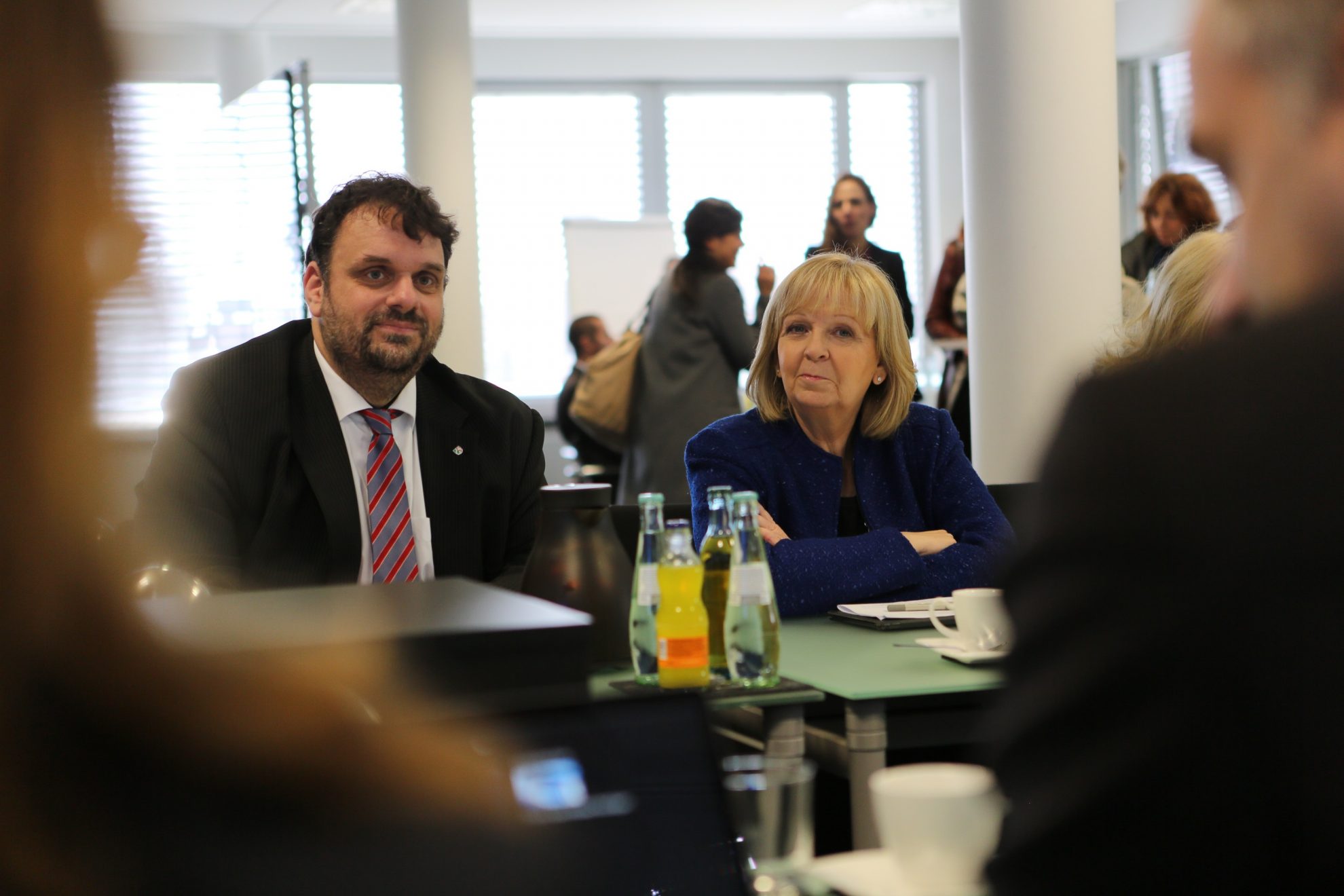 2017-03-22 Guido van den Berg und Hannelore Kraft im virtuellen Kraftwerk Heppendorf